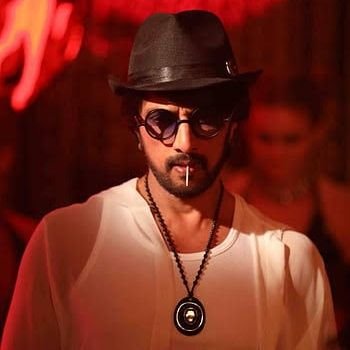 Topiwala_79's profile picture. ನಮ್ ಹತ್ರ ಬೇಡ ನಾವ್ ಸರಿಲ್ಲ 🤙🤫