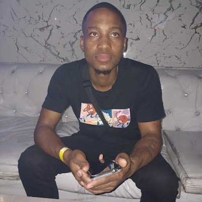 UmbovuNhlanhla's profile picture. 