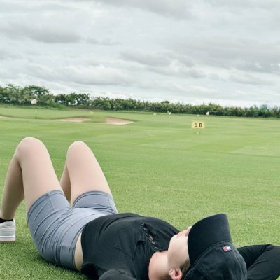 liana02lu's profile picture. Heal your soul with music 🎶💖 and nourish your life with nature 🌸🌱