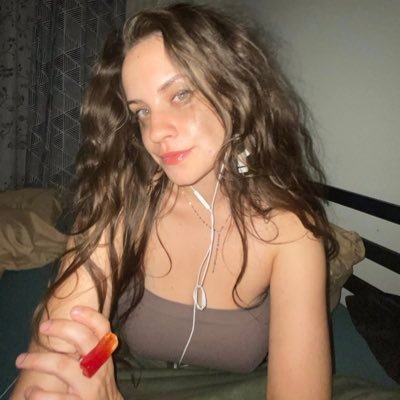 OEmilea7025's profile picture. I know I am awesome, so I don’t care about your opinion. 🤷‍♀️