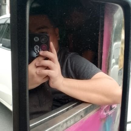 Larwin10221998's profile picture. #Larwin@32