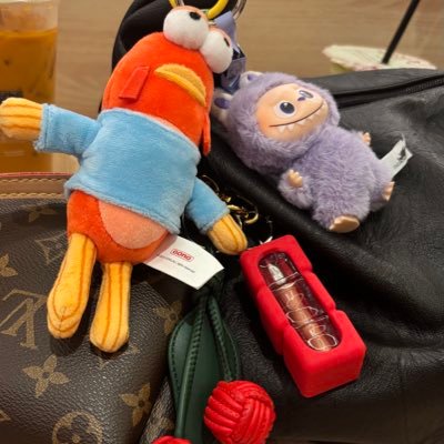 lezzugar's profile picture. 