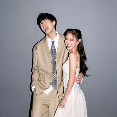 AshDres519's profile picture. - ASHtine , anDRES ✿
        
         ☀️                🌊