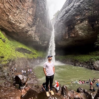 Amiishraa's profile picture. Code 💻 | Muscle 💪 | Mindset 🧠 — Growing spiritually, physically, digitally.