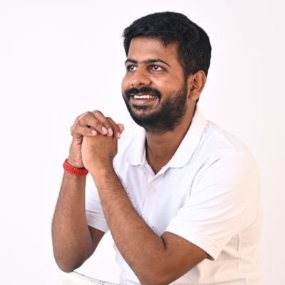 1suryachaudhary's profile picture. 𝐕𝐚𝐧𝐝𝐢𝐭 𝐉𝐚𝐢𝐧  || Versatile Stock Investing Academy || IIT Dhanbad 
|| CFA Level 1 cleared || Free Telegram Discussion Group✨👇🏼