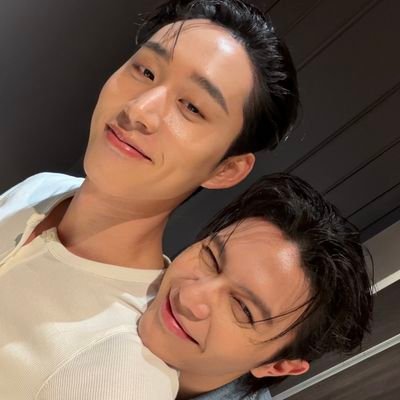 anasunss's profile picture. cw : the wicked game • that summer