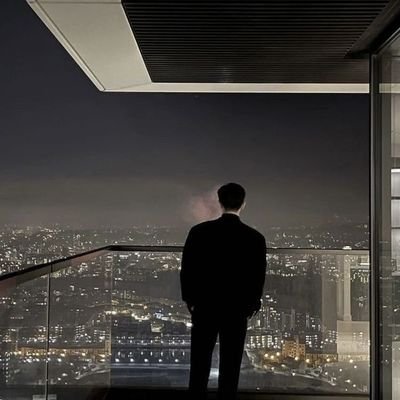 SpaceJohn36386's profile picture. Creating content about growth, focus, and discipline ⚡ | Felix Ashford