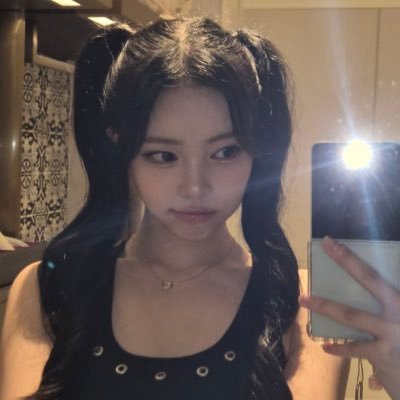 exx2y's profile picture. 나 희잉이