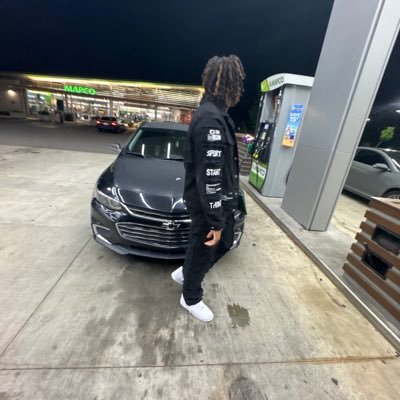 RRose10_'s profile picture. …