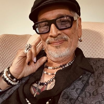 OscarLopezOLo's profile picture. Guitarist🎸Producer🎸Composer🎸Multiple Juno Award Winner🌟Dad❤️Approachable & Loveble☺️ My mission in life is to inspire you and nurture your musical soul 🎶