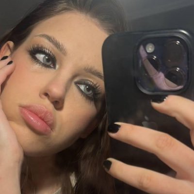 mira_Sable's profile picture. DM me if you can keep up