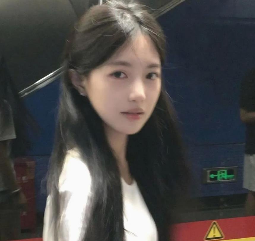 ArGRb7h21PTp1's profile picture. 진짜 진짜 힘든 일을 얻게 됐어요 ㅠㅠ/한잔하다가 사랑에 빠질지도