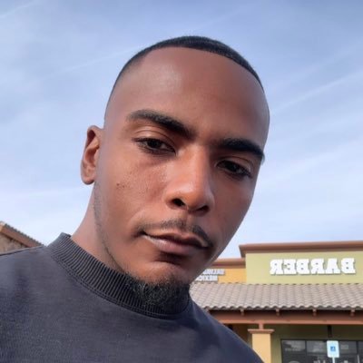 RUcoded's profile picture. popular loner ♓️