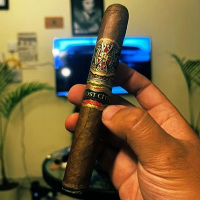 MCD192969's profile picture. インドネシア在住日本人による葉巻忘備録 キューバ🇨🇺ドミニカ🇩🇴ホンジュラス🇭🇳ニカラグア🇳🇮インドネシア🇮🇩産がメインです
