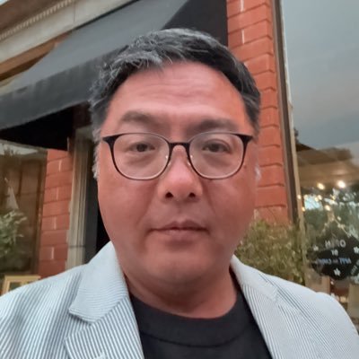 shingo_mori's profile picture. 失敗だらけの経営者!ステンレス屋が、世界平和という大風呂敷を広げ、製氷機と冷凍食品の販売に七転八倒し、大いに悩み格闘している日々です。グループ内(日中タイベトナム)やお客様に迷惑をかけながら、何とか経営させてもらっています。失敗と反省の連続ですが、支えてくれる仲間に感謝する毎日です。新規事業はまだ実験段階。