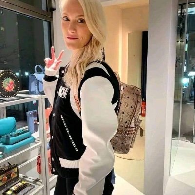 KateEvans14999's profile picture. 