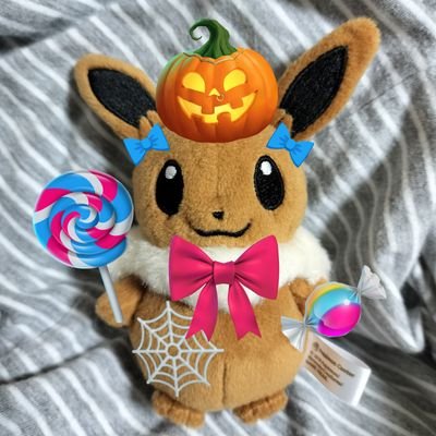 C12H22O11_810's profile picture. 甘味卿、それはケモノの形をした得体の知れない人外、孤高の妖怪─────
「オイラに触るんじゃねぇ……怪我するぜ…誰にも干渉されたくないんだ」
白笛の音色を轟かせ夢境を渡り歩く、その姿は誰も知らない────