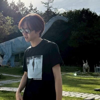 yujuu0055's profile picture. 💛🩵