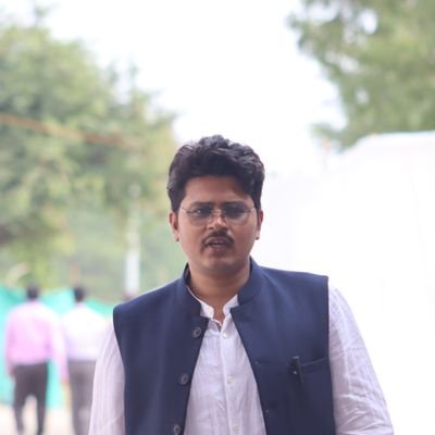 DrRoushan03's profile picture. 