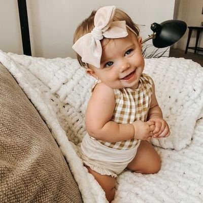 April_S08's profile picture. .