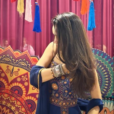 Van__ya12's profile picture. "Don't expect others to make you happy, you must learn to enjoy your own company."❤️