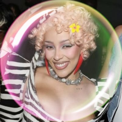 viesgorgeous's profile picture. Multifandom acc ♡ love peace & kindness 💛 not impersonating anyone.
its not that deep 24 oct 🌙 VIE 🌹 TLOAS ❤️‍🔥 WICKED : FOR GOOD 🫧