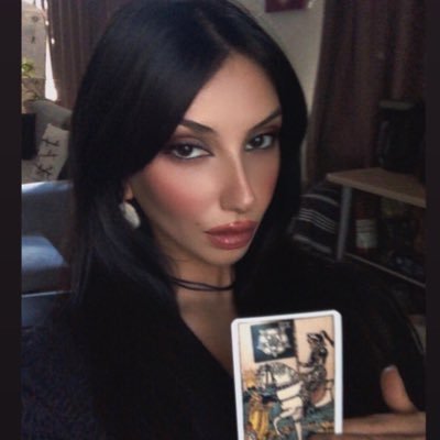Astrologer | Psychology @gulcandarli ♃ Tarot Eğitimim @gercektarot 🔭yarenakkaya8@icloud.com