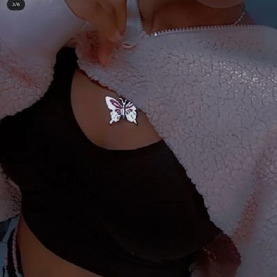 KShikuu13019's profile picture. she doesn't laugh at her hustle,, she supports it!✌🏽