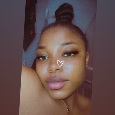 Jeeewest's profile picture. 🥰 Dealers In Unisex Clothes of any kind. Am all for fun 🤩 🇳🇬 I follow back please 🙏🙏🙏