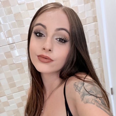 laurars_2's profile picture. • Virgo del 98✨🌺