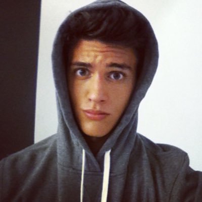 henryzkff's profile picture. 