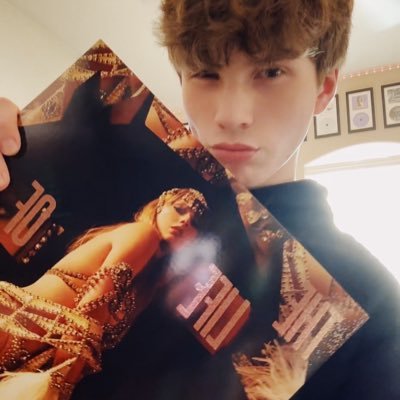 graysenlovestay's profile picture. swiftie since 2014 | rep tour arlington night 1 | The Eras Tour Arlington 3/31 & 4/01 | never met taylor | Red (Taylor's Version) Available Now