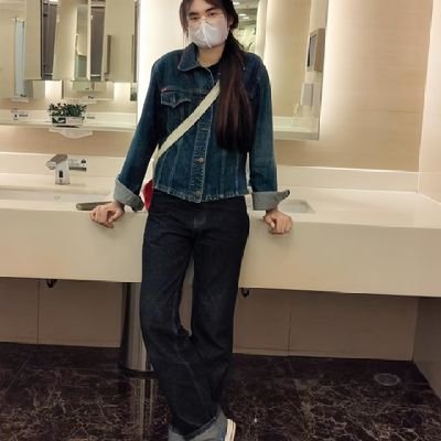 waranyaa99's profile picture. 