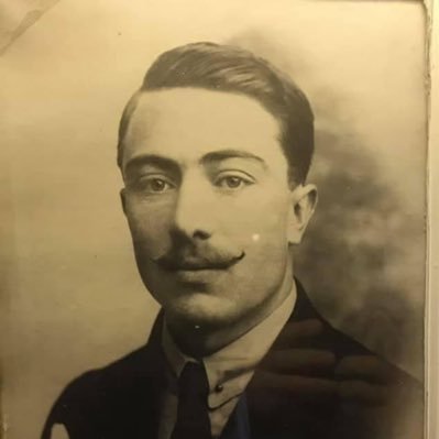 ZoeLundie's profile picture. Teknik analiz, fiyatın ne yapacağını bilmek değildir çünkü kimse geleceği bilemez; fiyatın ne yapacağına dair olasılıkları değerlendirmektir
