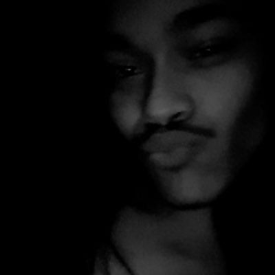 IZayyy21's profile picture. 