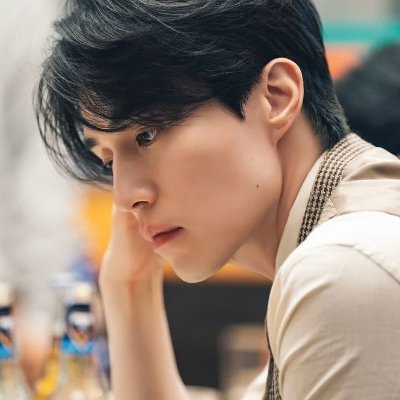 huysnu's profile picture. hyunsu threw the third brick at stonewall. eunhyuk threw the second