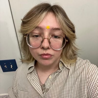 notericalynn's profile picture. biggest lesbian nerd you’ll ever meet