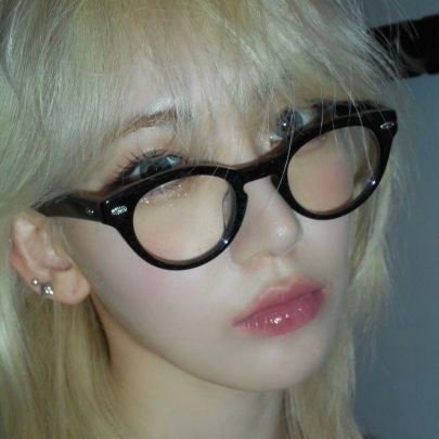 monchaaee's profile picture. for #르세라핌   𓈒๑◝ .