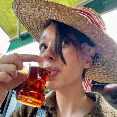 naazzoss's profile picture. esme da | 22,18,7 @nazzarsiv