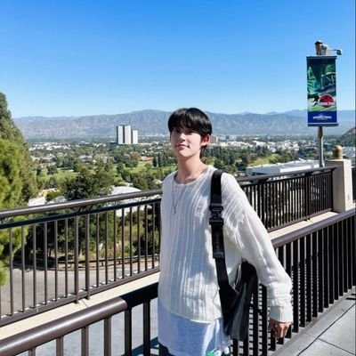 luckymacho77's profile picture. manifesting win $1000 
using data and wifi
