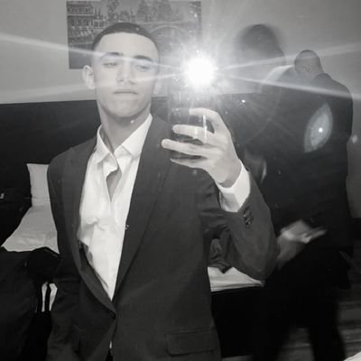 Fares_Ahmeddd's profile picture. 1️⃣