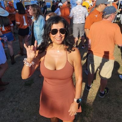 LonghornFannie's profile picture. Longtime Longhorn Fan!  HOOK'EM!!  New to X - Follow me!!