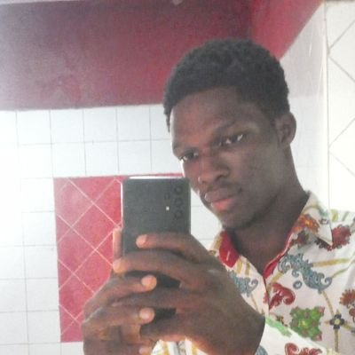 OlasubomiTumise's profile picture. A biological configuration that is unexplainable by a being of flesh except for the divine😇. A big fan of @Manutd and @cristiano .Medical student at @lasumsa.