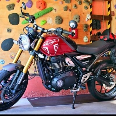 Berlin56780's profile picture. ॐ भूर्भुवः स्वः । तत्सवितुर्वरेण्यं भर्गो देवस्यः धीमहि । धियो यो नः प्रचोदयात् ।।

🕉