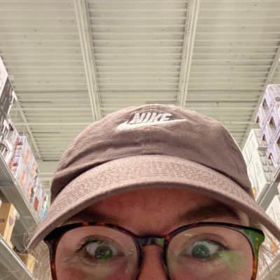 itstorshh's profile picture. @jewelstor but way more annoying