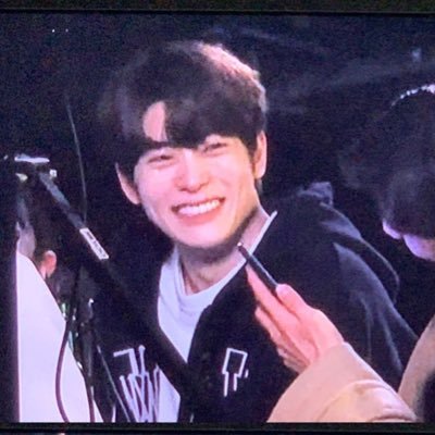 xoxoneo0's profile picture. 곰신체험기 근데이제김도영나재민오시온을곁들인,,