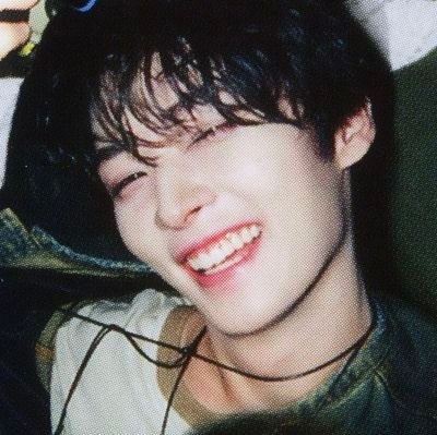 feelthemeaw's profile picture. viu o skz e o baekhyun                                                                    🧡🤍🩷
she/ela ~ autista