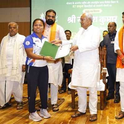 Sweety_kumari11's profile picture. INTERNATIONAL RUGBY PLAYER🇮🇳 
Asia fastest🏃‍♀️player award 2018 @asiarugby, international young player of the year 2019 by- ScrumQueens Award. @scrumqueens