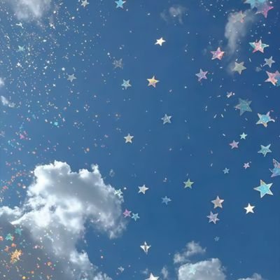 yellowhues323's profile picture. a trace of yellow