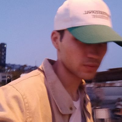 mahhzun's profile picture. Şüphesiz, kalpler ancak Allah’ın zikriyle huzur ve sükûn bulurlar.